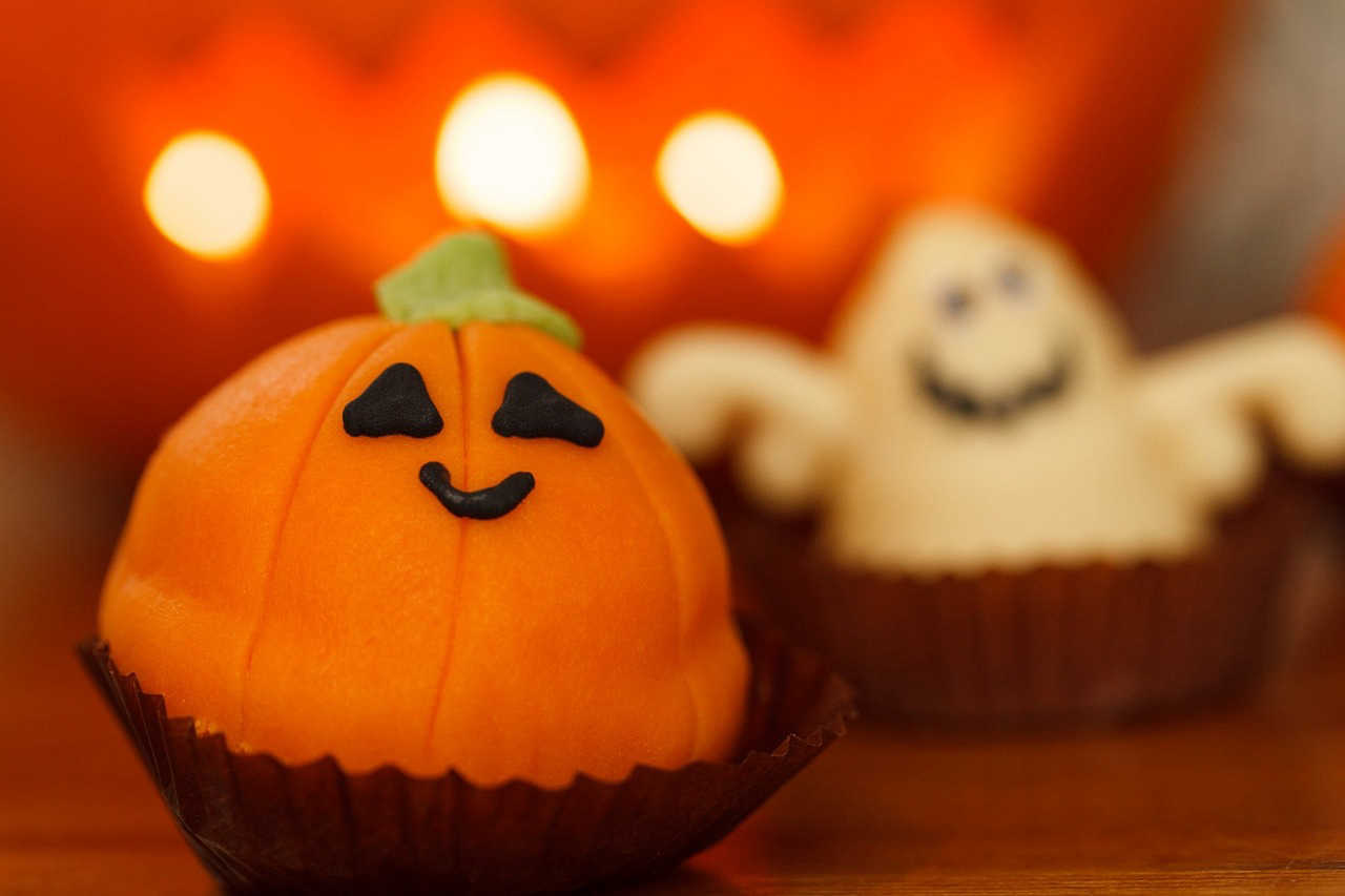 Cupcakes formes Halloween citrouille et fantôme