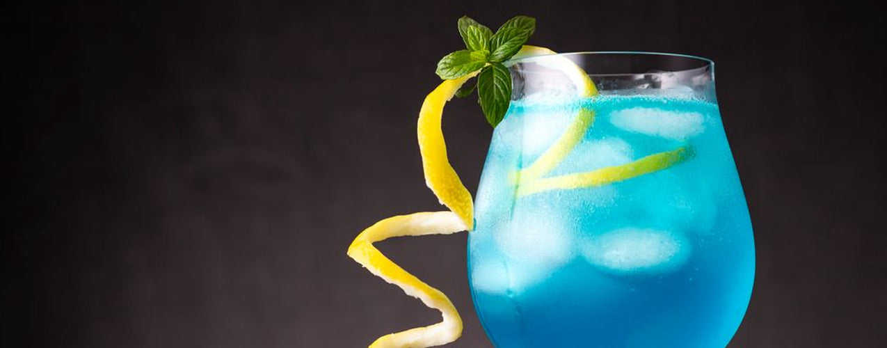 Un bon cocktail Blue Lagoon
